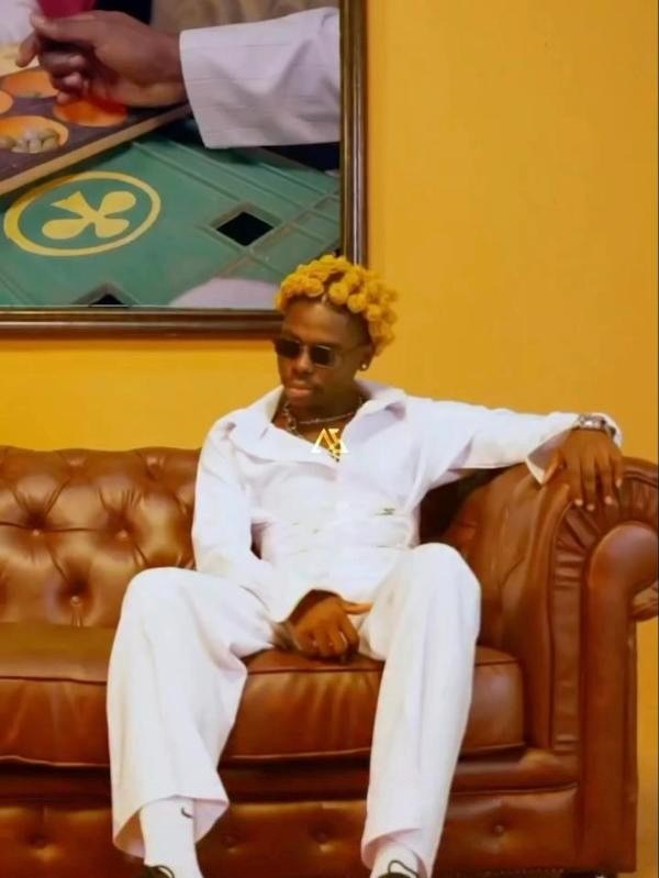 Beniikay ft. Rcee, “Number 1” (music video), on a set dressed with Prop Haven props