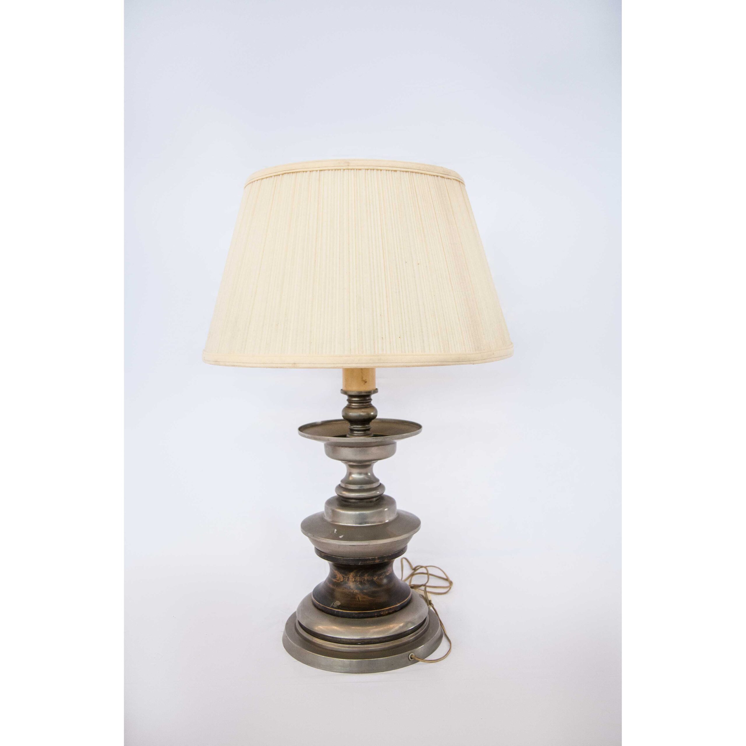 Emlyn dark lamp