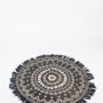 Handloom round cotton rug