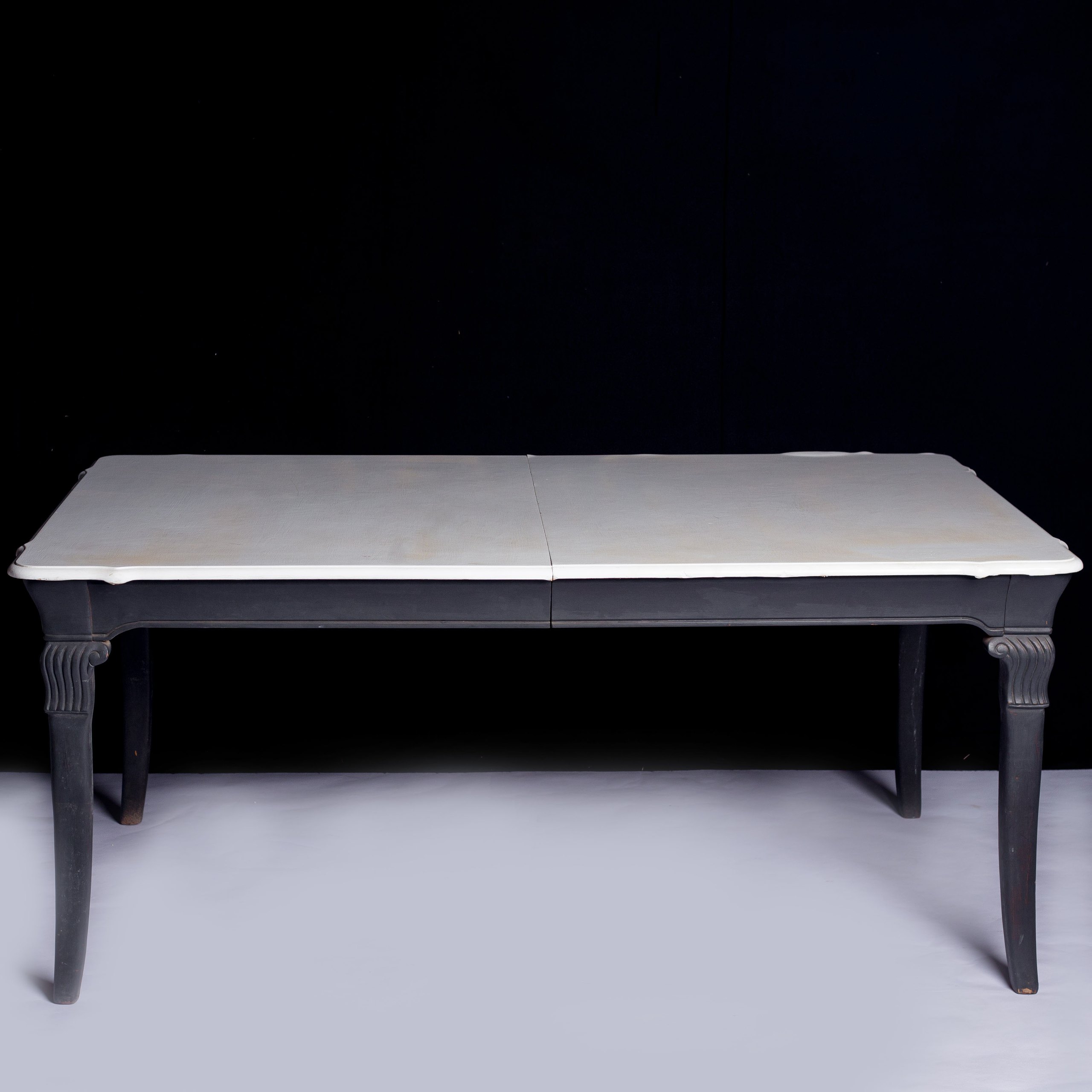 Lexington dining table