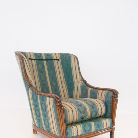 Magenta arm chair